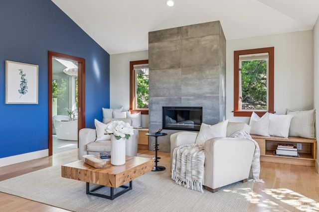 1884 Silverado Trl, Napa, CA 94558