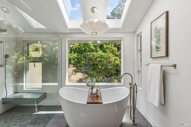 1884 Silverado Trl, Napa, CA 94558