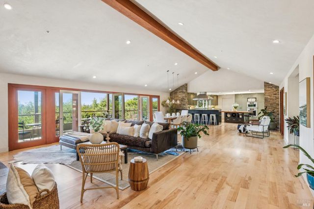 1884 Silverado Trl, Napa, CA 94558