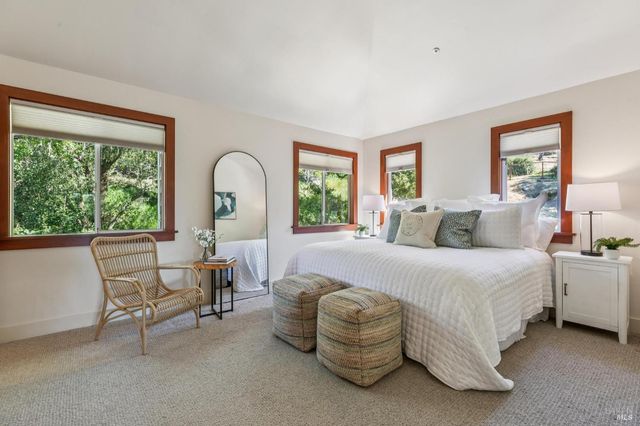 1884 Silverado Trl, Napa, CA 94558