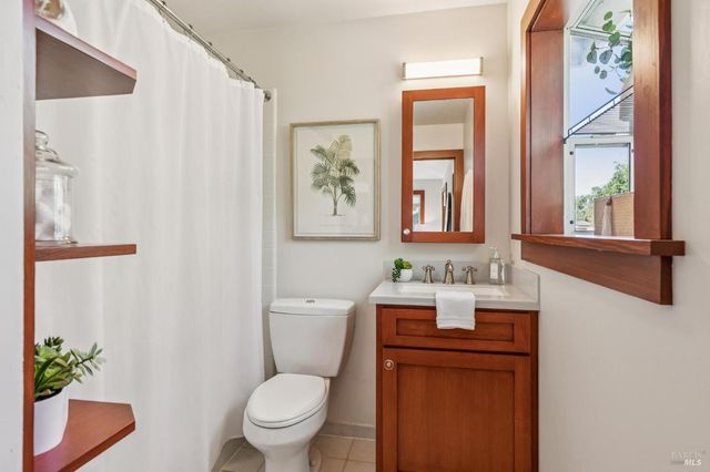 1884 Silverado Trl, Napa, CA 94558