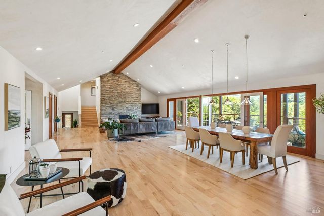 1884 Silverado Trl, Napa, CA 94558