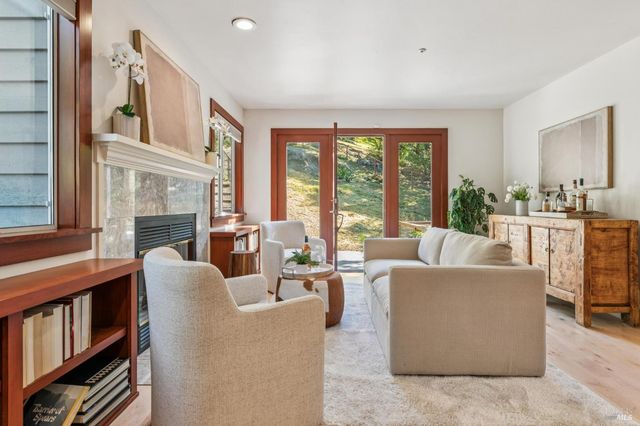 1884 Silverado Trl, Napa, CA 94558