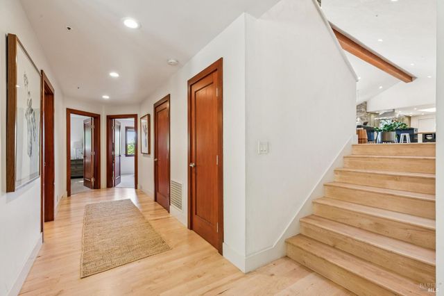 1884 Silverado Trl, Napa, CA 94558