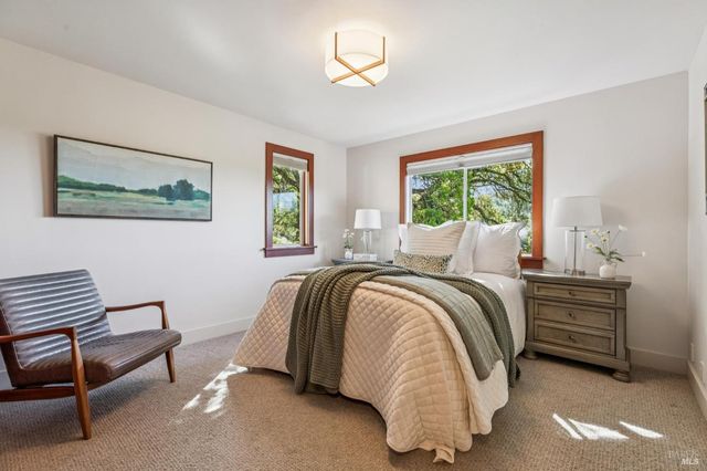 1884 Silverado Trl, Napa, CA 94558