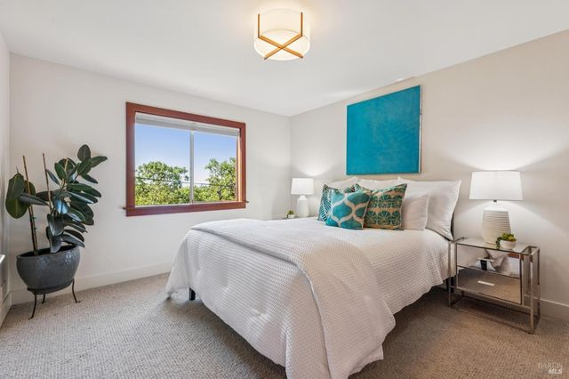 1884 Silverado Trl, Napa, CA 94558