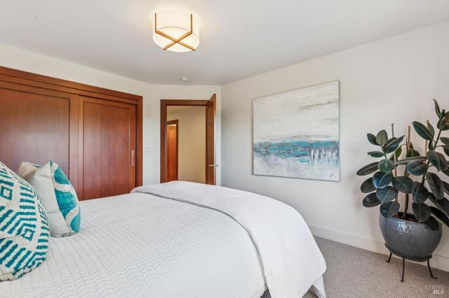 1884 Silverado Trl, Napa, CA 94558