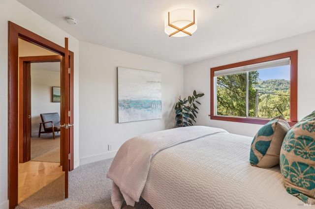 1884 Silverado Trl, Napa, CA 94558