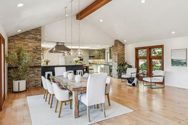 1884 Silverado Trl, Napa, CA 94558