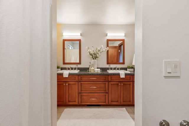 1884 Silverado Trl, Napa, CA 94558