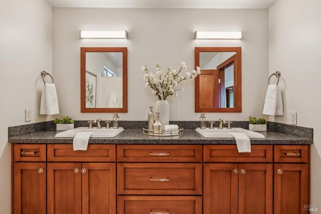 1884 Silverado Trl, Napa, CA 94558