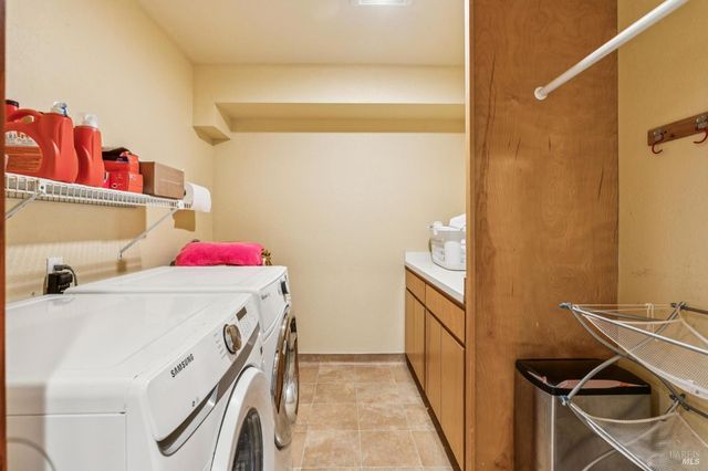 1884 Silverado Trl, Napa, CA 94558