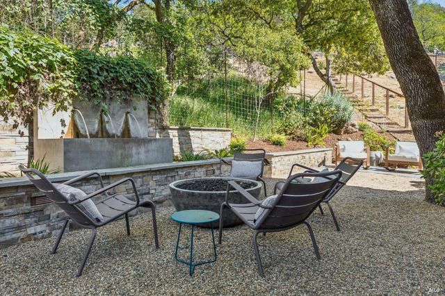 1884 Silverado Trl, Napa, CA 94558