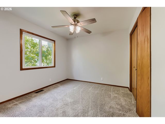665 Ne VALARIE Ct, Hillsboro, OR 97124