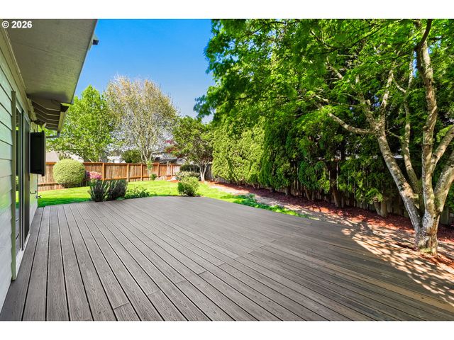 665 Ne VALARIE Ct, Hillsboro, OR 97124