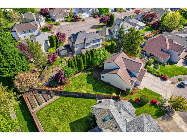 665 Ne VALARIE Ct, Hillsboro, OR 97124