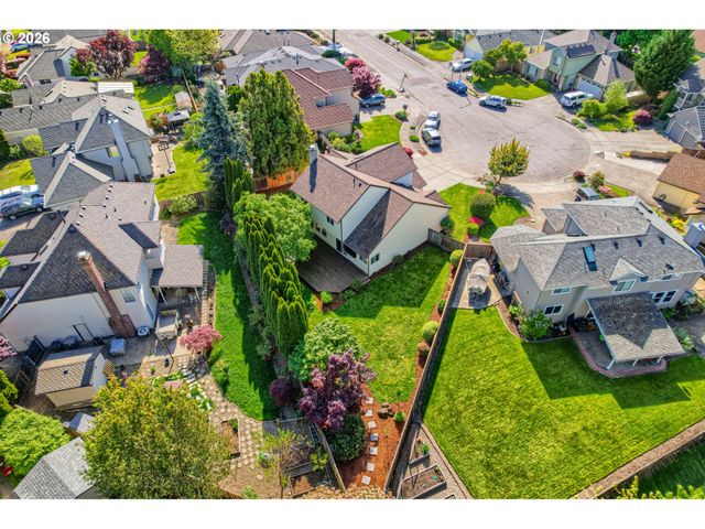 665 Ne VALARIE Ct, Hillsboro, OR 97124