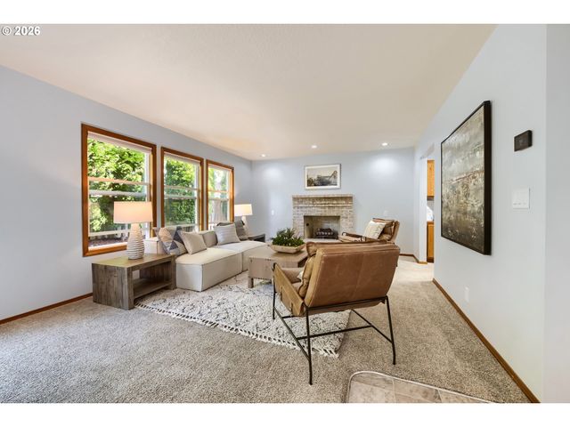 665 Ne VALARIE Ct, Hillsboro, OR 97124