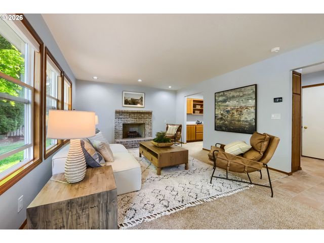 665 Ne VALARIE Ct, Hillsboro, OR 97124