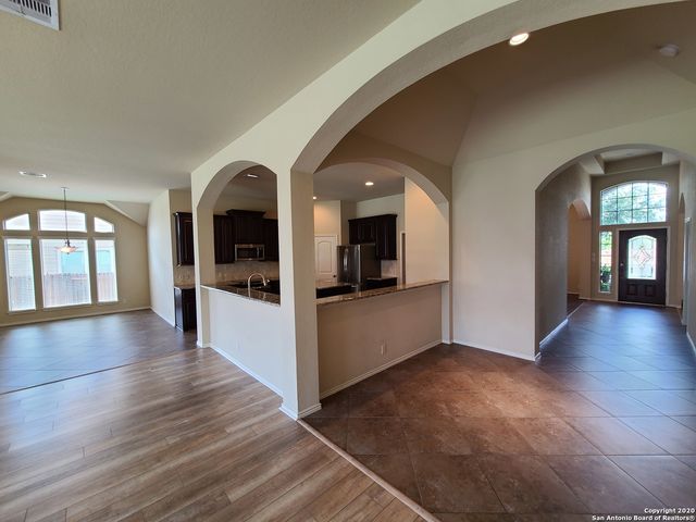 3041 SADDLEHORN DR, Seguin, TX 78155