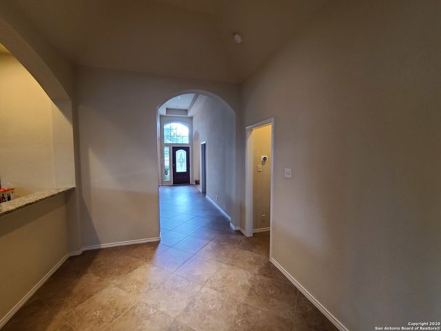 3041 SADDLEHORN DR, Seguin, TX 78155