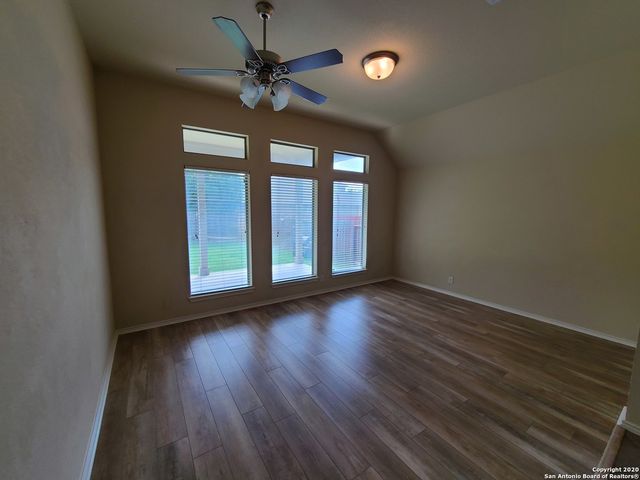 3041 SADDLEHORN DR, Seguin, TX 78155
