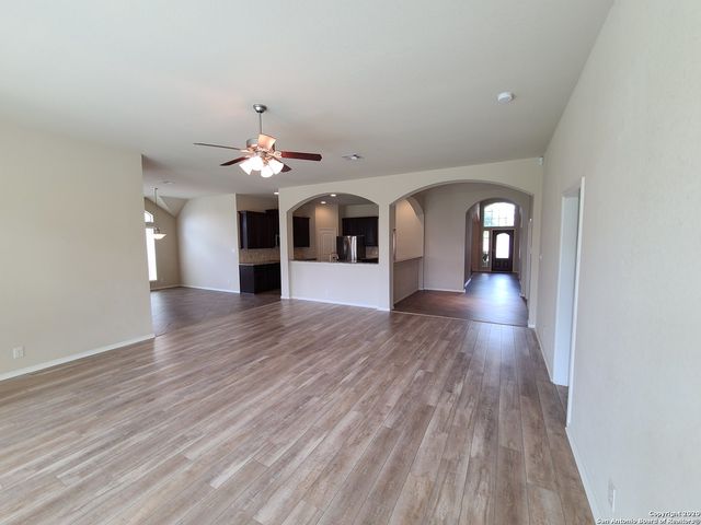 3041 SADDLEHORN DR, Seguin, TX 78155