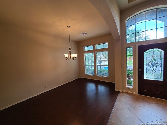 3041 SADDLEHORN DR, Seguin, TX 78155
