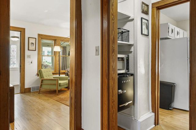 2210 Lafollette Avenue, Madison, WI 53704