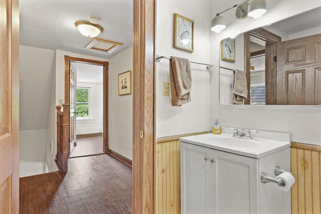 2210 Lafollette Avenue, Madison, WI 53704