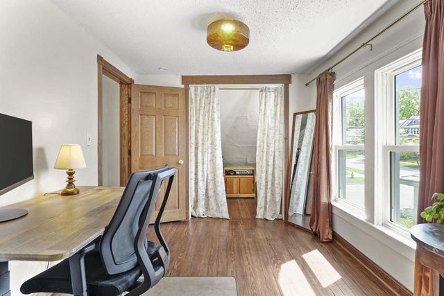 2210 Lafollette Avenue, Madison, WI 53704