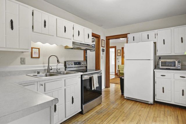 2210 Lafollette Avenue, Madison, WI 53704