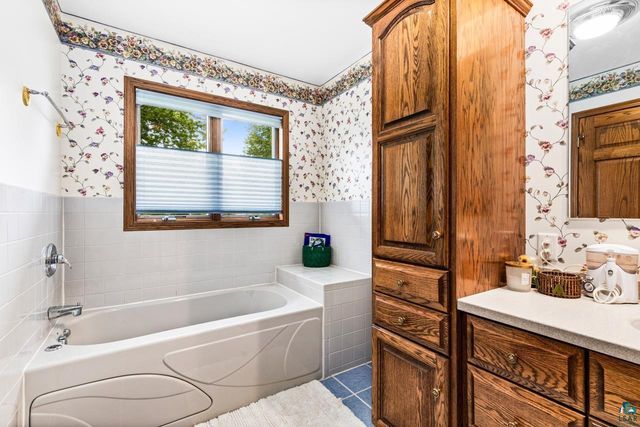 3007 E 7th St, Superior, WI 54880