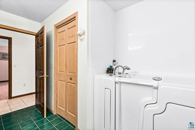 3007 E 7th St, Superior, WI 54880