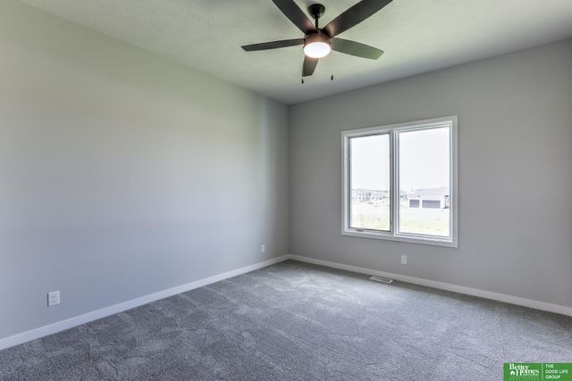 5412 N 212th Avenue, Elkhorn, NE 68022