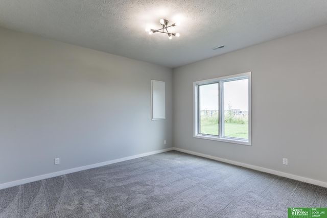 5412 N 212th Avenue, Elkhorn, NE 68022