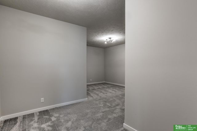 5412 N 212th Avenue, Elkhorn, NE 68022