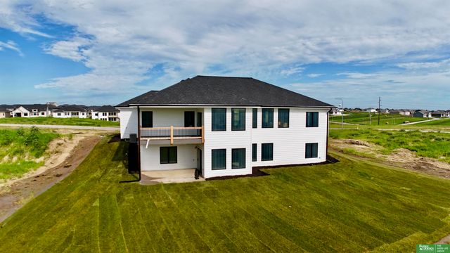 5412 N 212th Avenue, Elkhorn, NE 68022