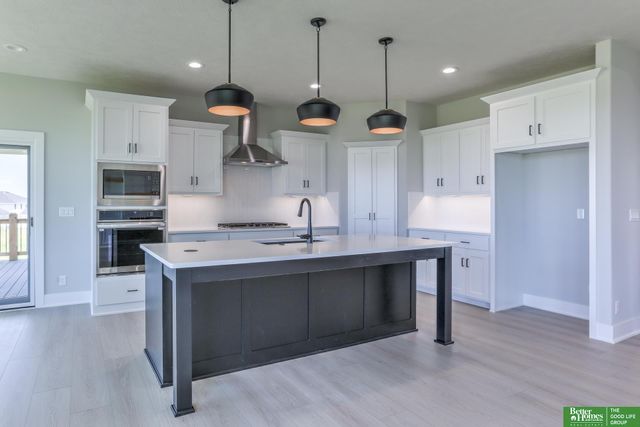 5412 N 212th Avenue, Elkhorn, NE 68022