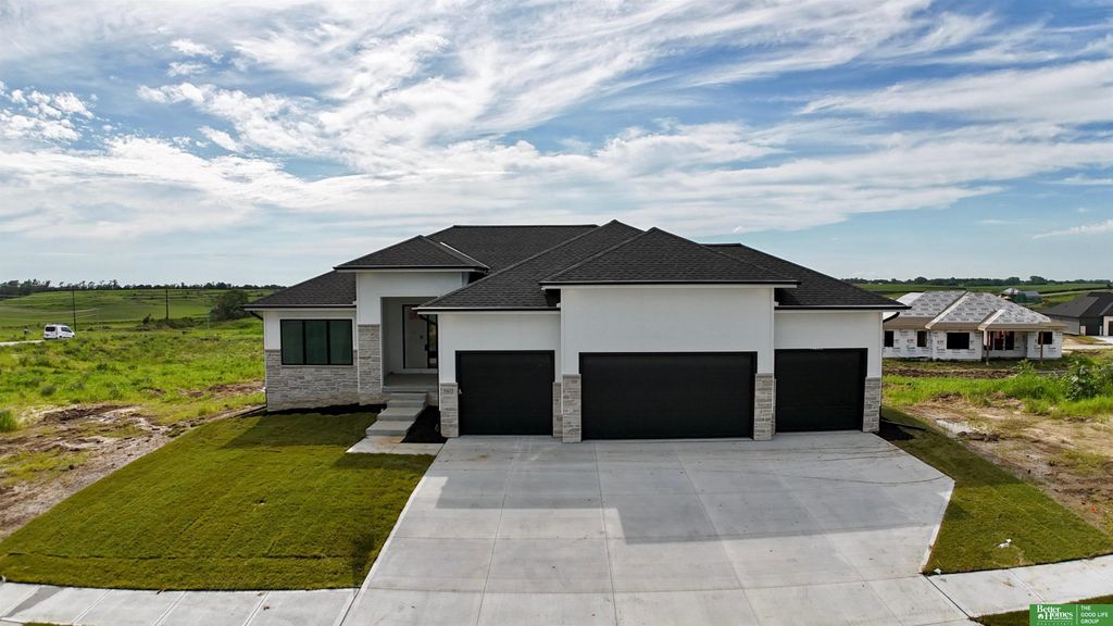 5412 N 212th Avenue, Elkhorn, NE 68022