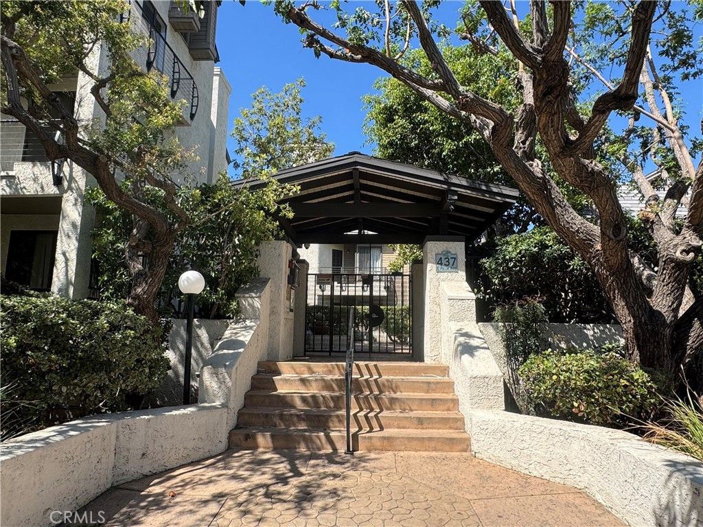 437 E Palm Avenue 207, Burbank, CA 91501 — exterior