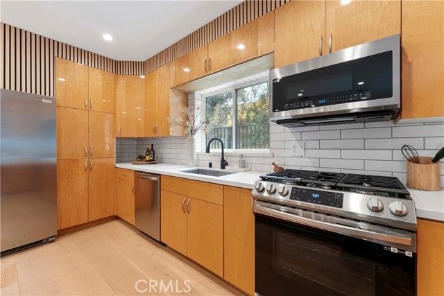 2642 Queen Street, Los Angeles, CA 90039