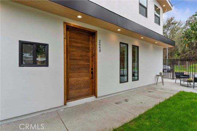 2642 Queen Street, Los Angeles, CA 90039