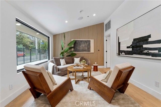 2642 Queen Street, Los Angeles, CA 90039