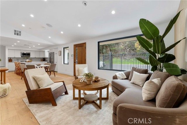 2642 Queen Street, Los Angeles, CA 90039