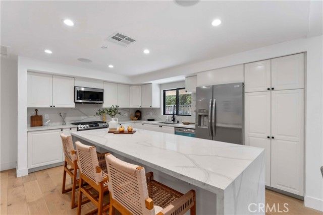 2642 Queen Street, Los Angeles, CA 90039