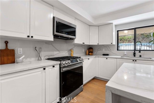 2642 Queen Street, Los Angeles, CA 90039