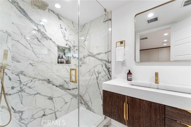 2642 Queen Street, Los Angeles, CA 90039