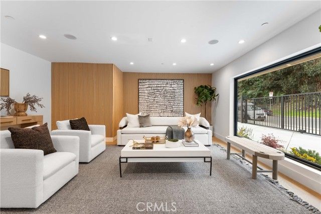 2642 Queen Street, Los Angeles, CA 90039