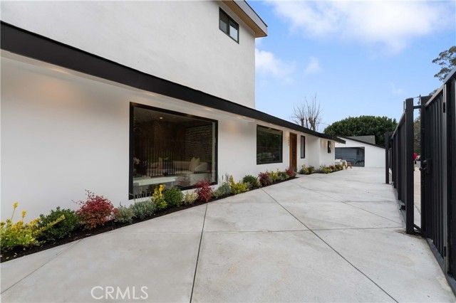 2642 Queen Street, Los Angeles, CA 90039